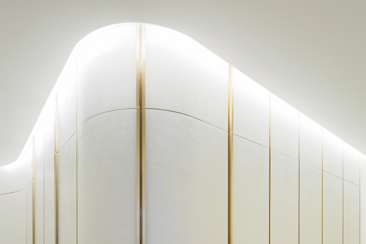 LG-A conçoit et livre sa refonte d’un appartement Haussmannien à Paris. Lina Ghotmeh — Architecture avenuefochhomepage1