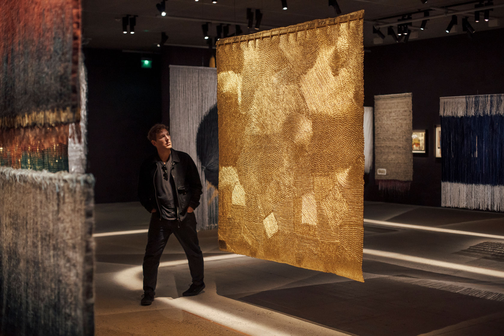 Exposition Olga de Amaral, Fondation Cartier pour l'art contemporain Lina Ghotmeh — Architecture Olga-de-Amaral_LGA_12_1680x1120