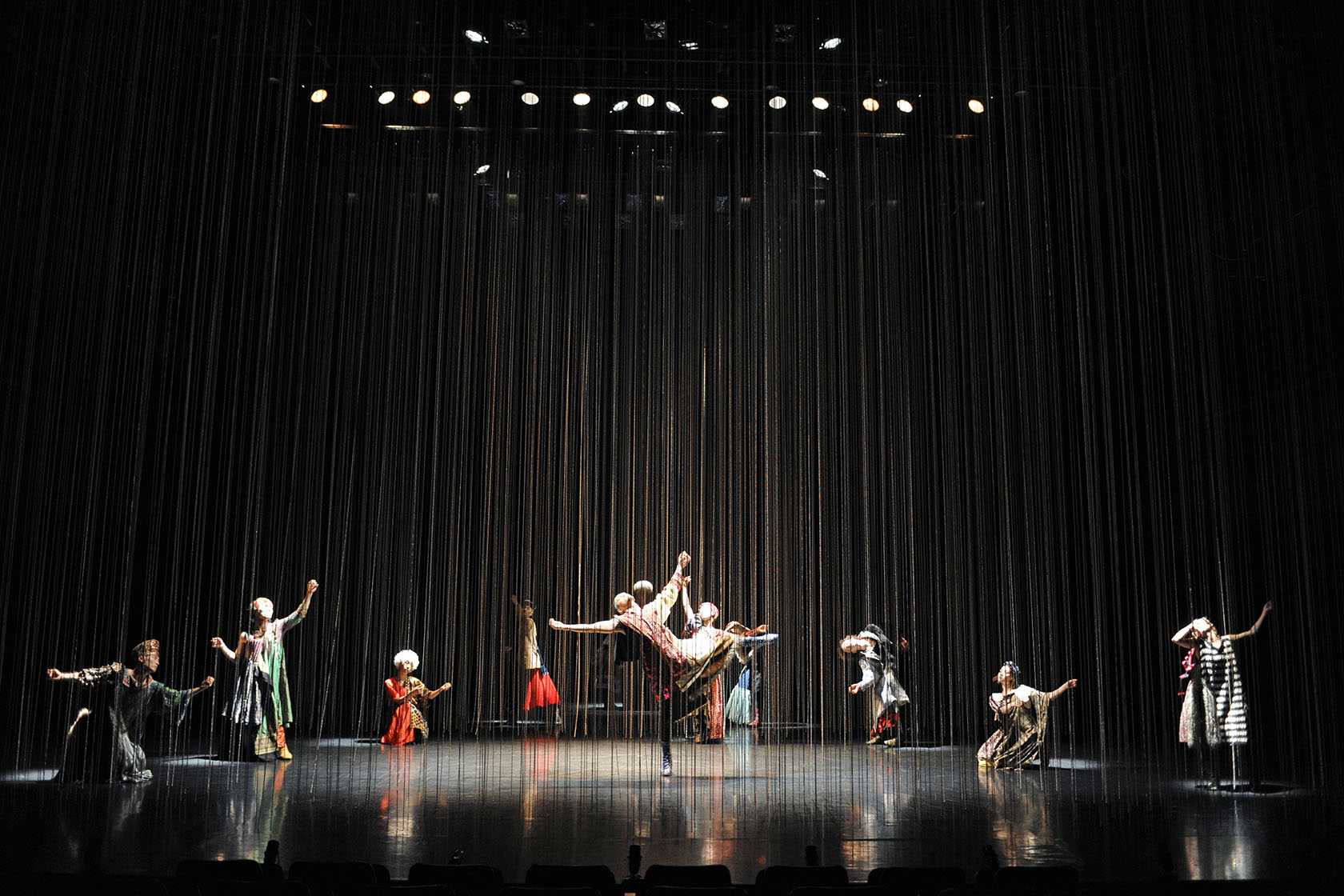 Zone Nomadic - Dance Set Lina Ghotmeh — Architecture JP02_02